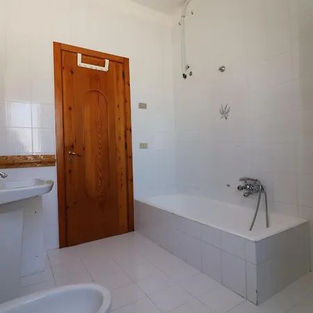 Charming Turchese Air Con Covered Parking Lägenhet *