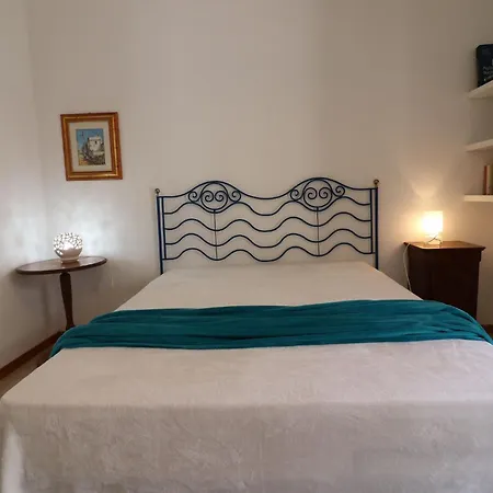 Charming Turchese Air Con Covered Parking Apartment